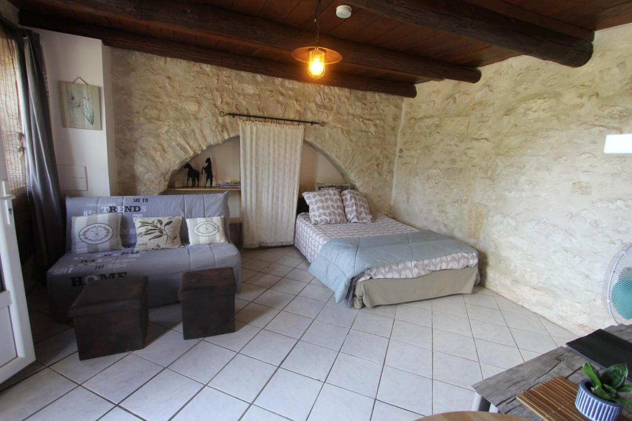Studio Gard Calme Et Nature Russan Bagian luar foto