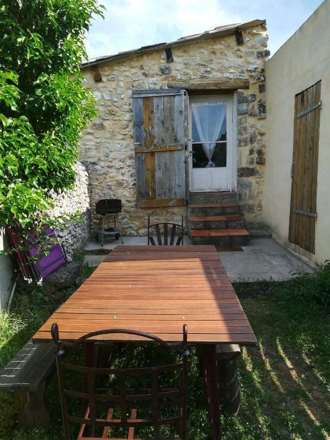Studio Gard Calme Et Nature Russan Bagian luar foto